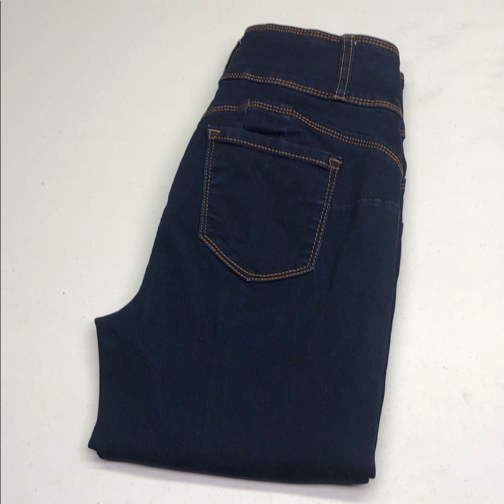 LIKE NEW WAX JEAN BUTT, I LOVE YOU HIGH-RISE SKINNY 9/29x29 ⭐️